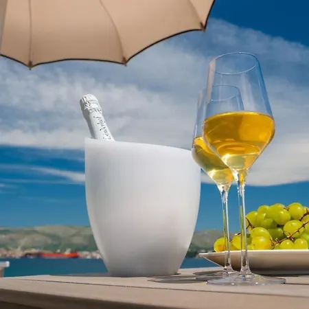 Luxury Beachfront 1 With Private Pool, Jacuzzi And Gym At The On Ciovo - Okrug Gornji * Trogir