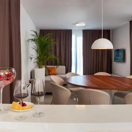 Luxury Beachfront Trogir: Oceanside Retreat With Pool & Gym