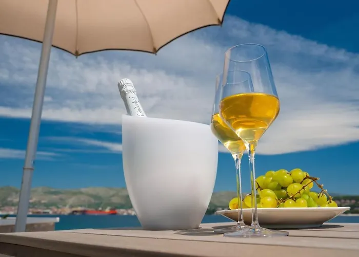 Luxury Beachfront 1 With Private Pool, Jacuzzi And Gym At The On Ciovo - Okrug Gornji * Trogir