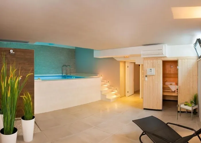 Luxury Beachfront 1 With Private Pool, Jacuzzi And Gym At The On Ciovo - Okrug Gornji * Trogir