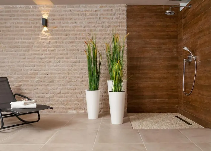 Luxury Beachfront 1 With Private Pool, Jacuzzi And Gym At The On Ciovo - Okrug Gornji * Trogir