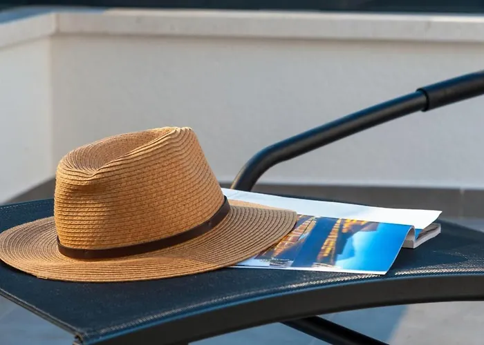 Luxury Beachfront 1 With Private Pool, Jacuzzi And Gym At The On Ciovo - Okrug Gornji