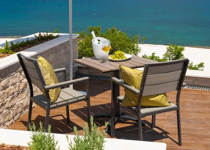 Luxury Beachfront 1 With Private Pool, Jacuzzi And Gym At The On Ciovo - Okrug Gornji