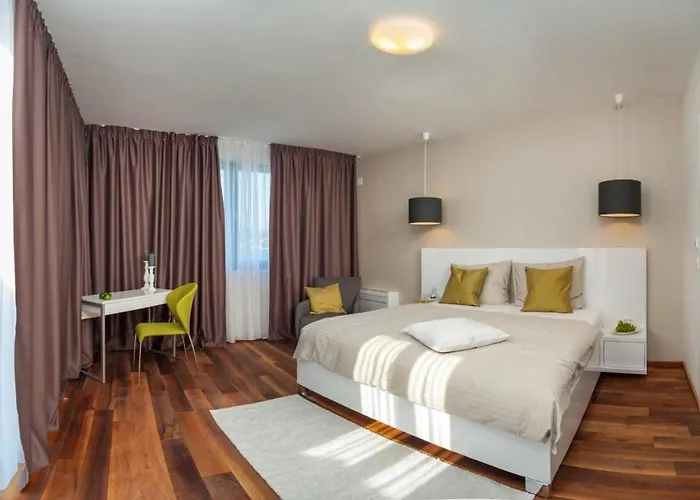 Luxury Beachfront 1 With Private Pool, Jacuzzi And Gym At The On Ciovo - Okrug Gornji * Trogir