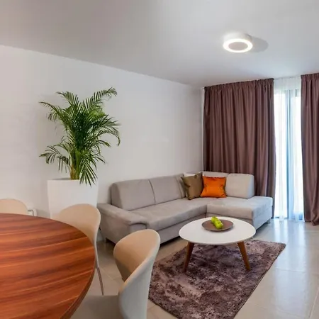Vila Luxury Beachfront 1 On Ciovo With 2 Pools Trogir