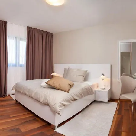 Luxury Beachfront 1 On Ciovo With 2 Pools Vila Trogir