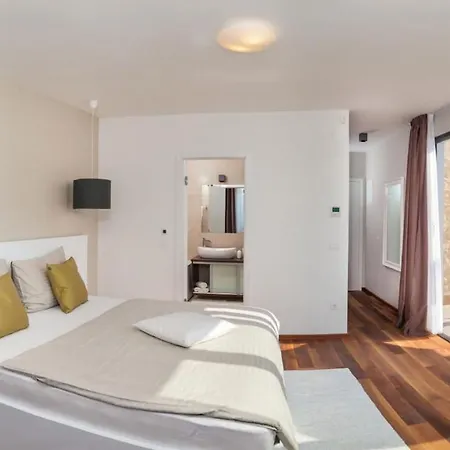 Luxury Beachfront 1 On Ciovo With 2 Pools Vila