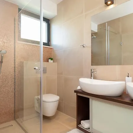 Luxury Beachfront 1 On Ciovo With 2 Pools Vila Trogir