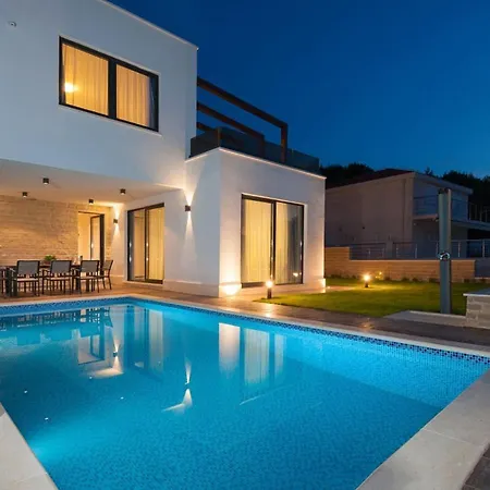 Vila Luxury Beachfront 1 On Ciovo With 2 Pools