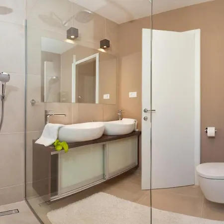 Vila Luxury Beachfront 1 On Ciovo With 2 Pools