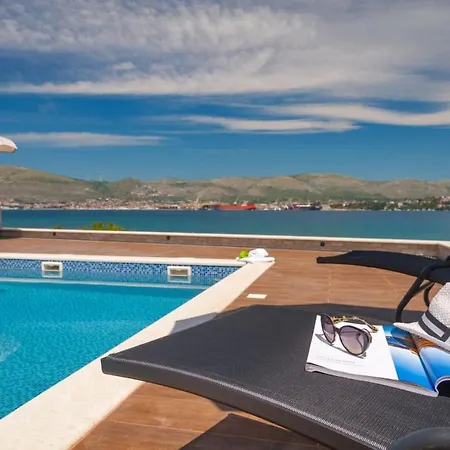 Luxury Beachfront 1 On Ciovo With 2 Pools Vila Trogir