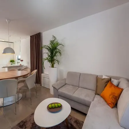 Vila Luxury Beachfront 1 On Ciovo With 2 Pools *